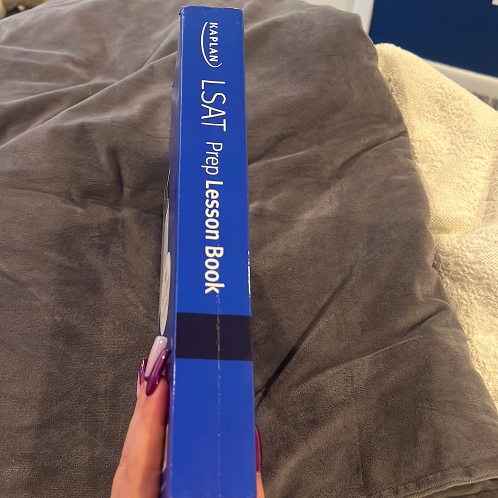 KAPLAN: LSAT Prep Lesson Book. - Picture 2 of 2